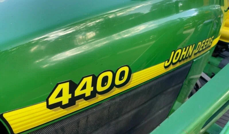 John Deere 4400 – Puissance et Durabilité pour Vos Grands Projets 🚜 - Cie meurthe mosellane matma