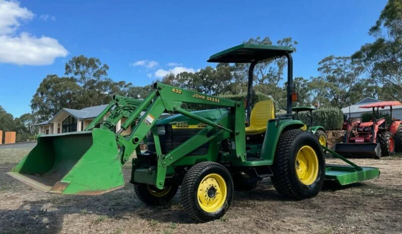 John Deere 4400 – Puissance et Durabilité pour Vos Grands Projets 🚜 - Cie meurthe mosellane matma