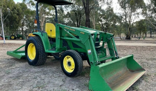 John Deere 4400 – Puissance et Durabilité pour Vos Grands Projets 🚜 - Cie meurthe mosellane matma