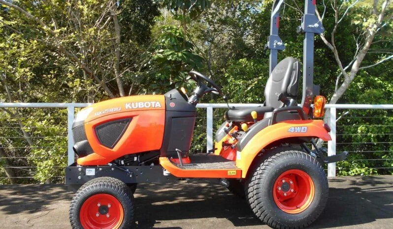 Kubota BX2380 - Compacité et Efficacité pour vos Travaux - Cie meurthe mosellane matma