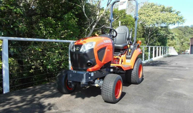 Kubota BX2380 - Compacité et Efficacité pour vos Travaux - Cie meurthe mosellane matma