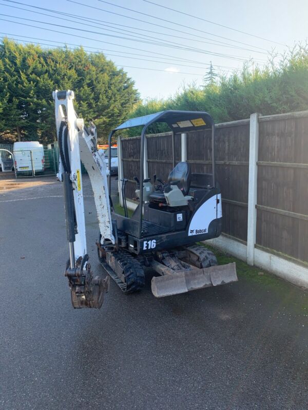 Mini-Pelle Bobcat E16 (2014) - Cie meurthe mosellane matma