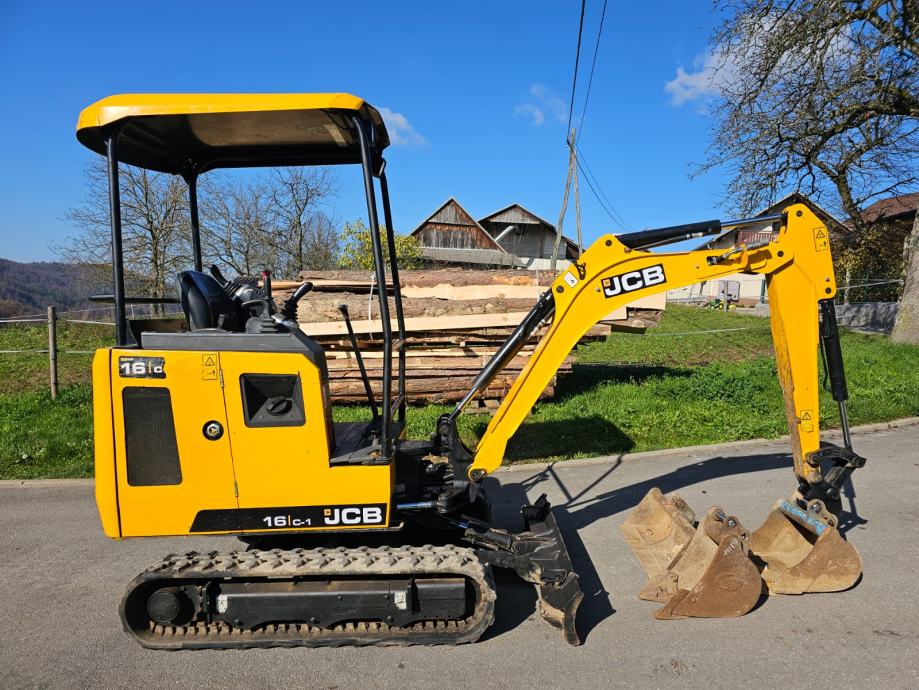 Mini-Pelle JCB 16C-1 (2021) - Cie meurthe mosellane matma