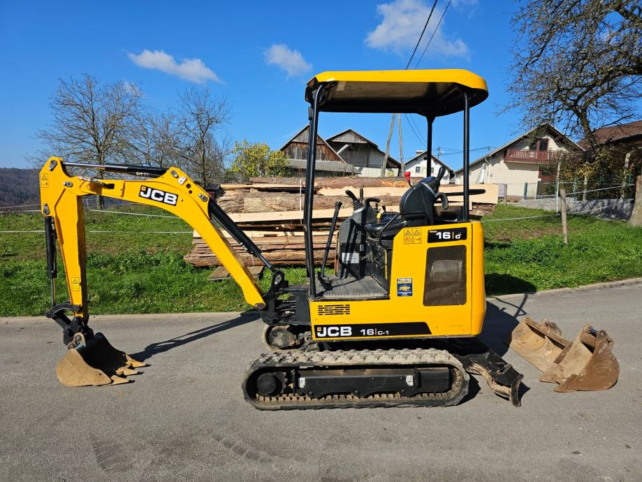 Mini-Pelle JCB 16C-1 (2021) - Cie meurthe mosellane matma