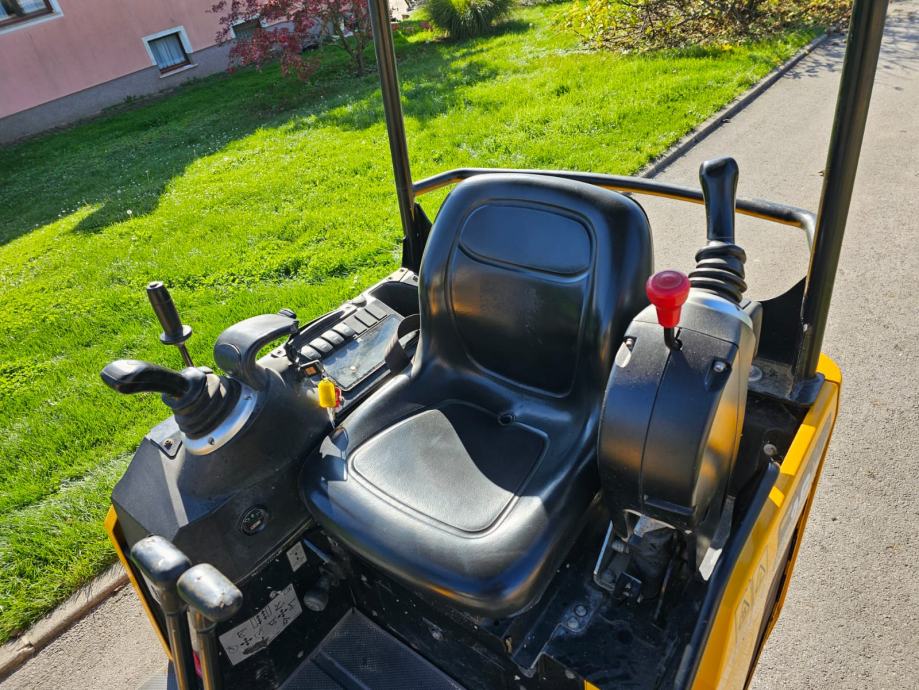 Mini-Pelle JCB 16C-1 (2021) - Cie meurthe mosellane matma