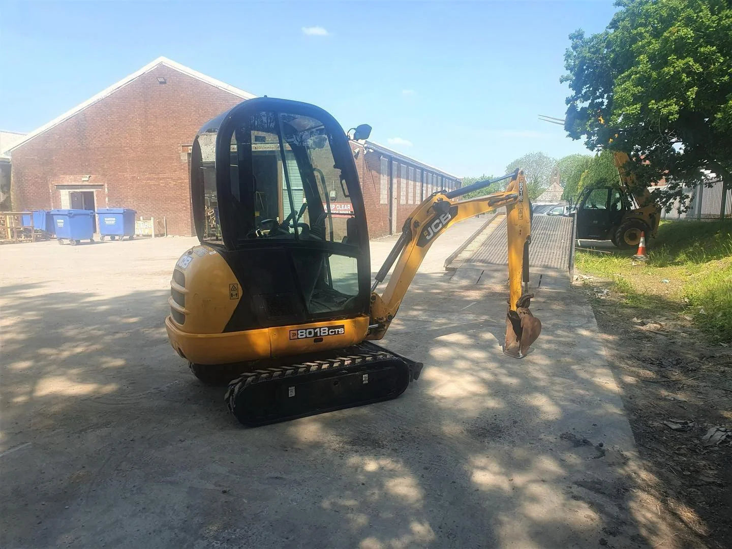 Mini pelle JCB 8018 / 1,8 TONNES / + Remorque Williams - Cie meurthe mosellane matma