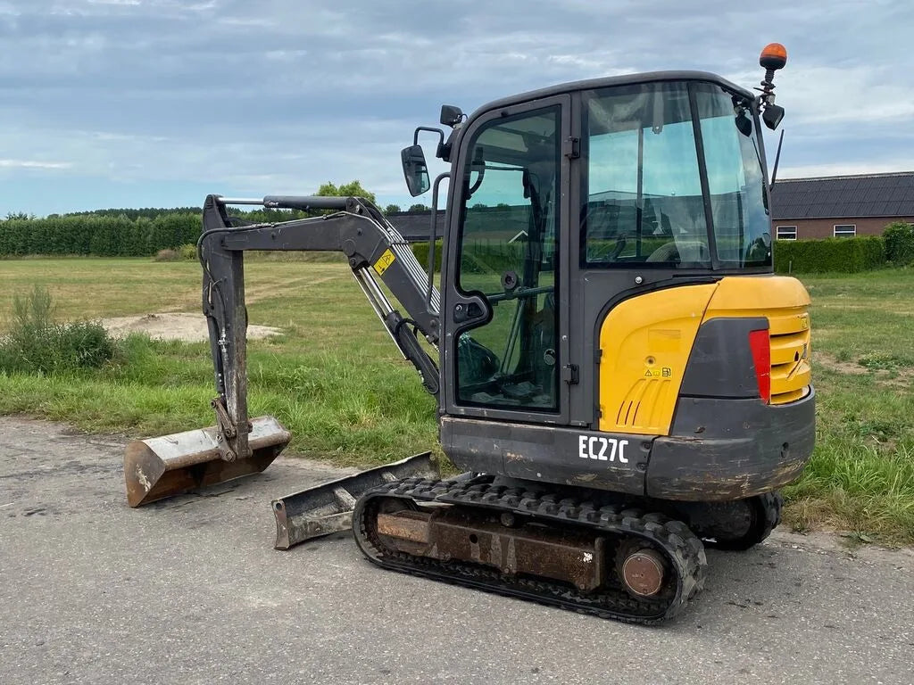 Mini-pelle Volvo EC27C - Cie meurthe mosellane matma