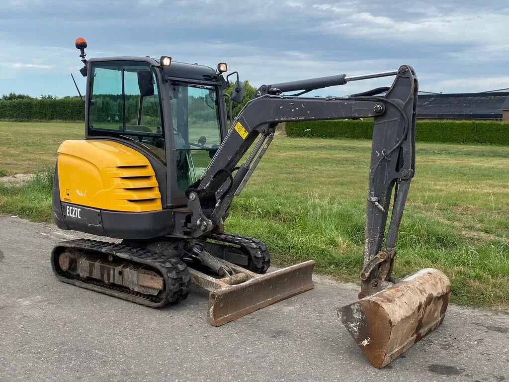 Mini-pelle Volvo EC27C - Cie meurthe mosellane matma