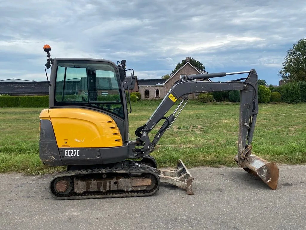 Mini-pelle Volvo EC27C - Cie meurthe mosellane matma