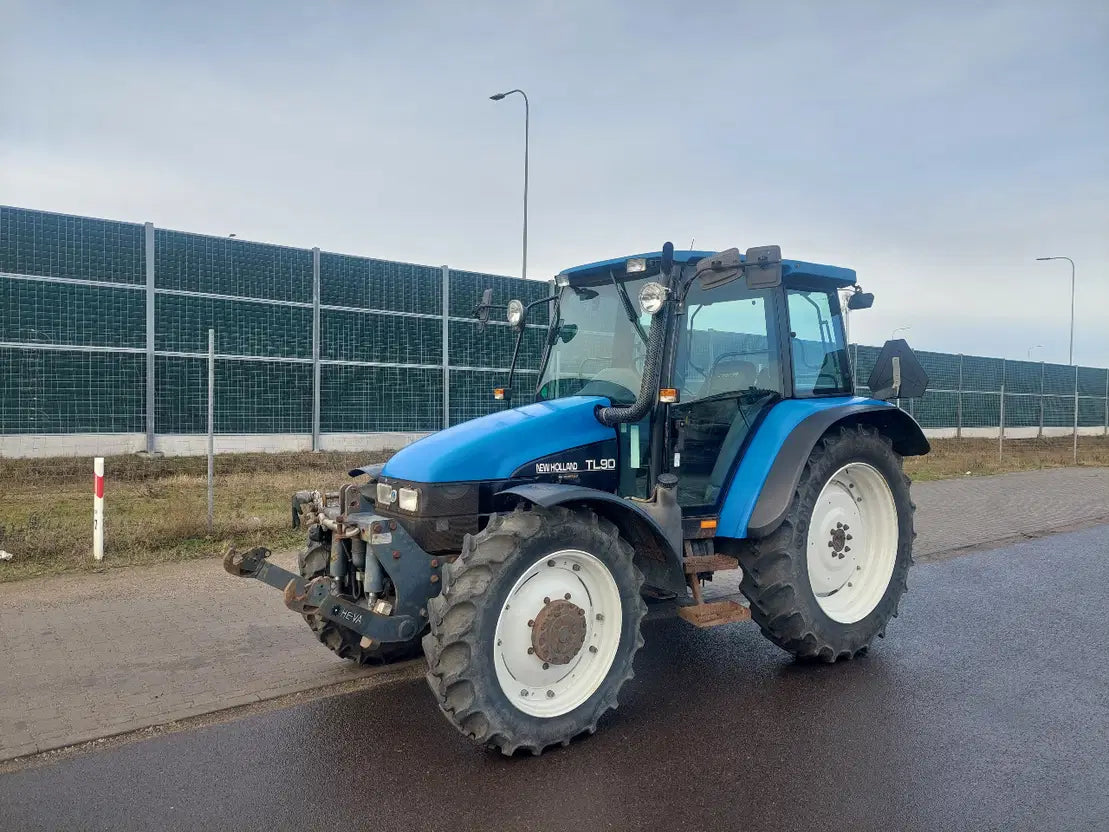 New Holland TL90 - Tracteur Agricole Robuste et Fiable - Cie meurthe mosellane matma