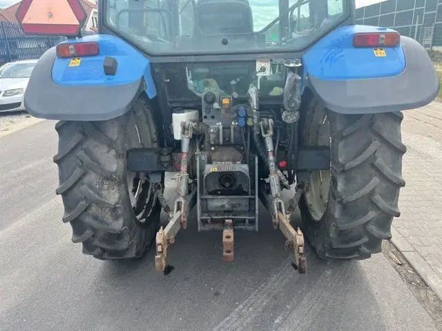 New Holland TL90 - Tracteur Agricole Robuste et Fiable - Cie meurthe mosellane matma