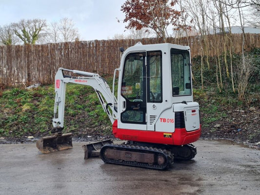 Mini-Pelle Takeuchi TB016 (2006) - Cie meurthe mosellane matma