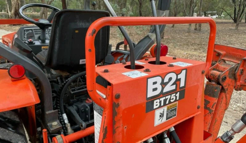 Tracteur Industriel-Tractopelle Kubota B21 - Cie meurthe mosellane matma